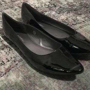 Black patent (faux vegan) leather pointy toe flats